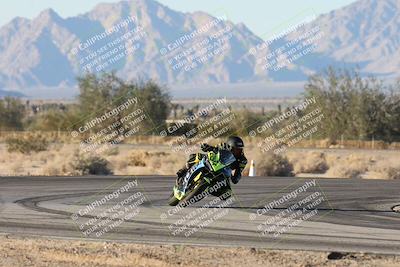 media/Dec-07-2025-CVMA (Sun) [[3e7d2de5dc]]/Race 18-Formula Twins-Formula 40 UL/